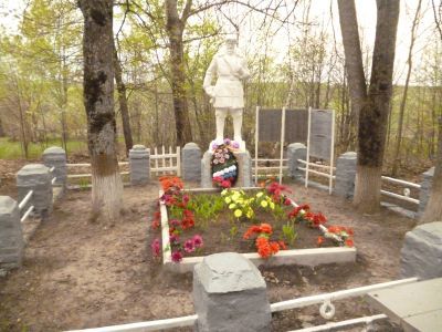 Братская могила воинов, погибших в 1941 - 1943 гг.
