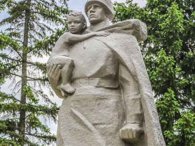 Скульптура "Памяти воинов-текстильщиков"