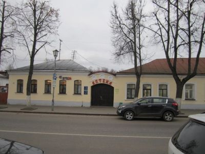 Ворота дома Жилиных