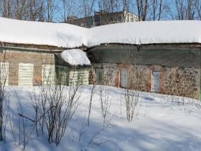 Служебная постройка (каретный сарай)