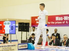 Мас-рестлинг соединяет сердца