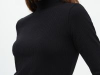 Джемпер с коротким рукавом и воротником-стойкой