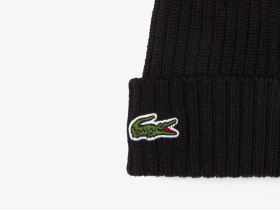 Шерстяная шапка Lacoste унисекс в рубчик