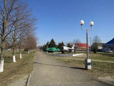 Аллея Славы (образцы боевой техники)