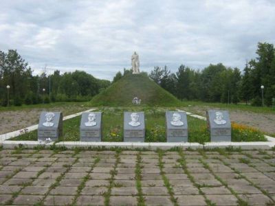 Памятник воинам-землякам, павшим в боях за Родину в 1941-1945 гг.