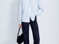 Блузка свободного кроя с отложным воротником