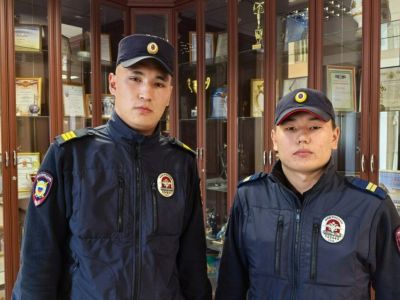 Курсанты МВД по Якутии спасли пожилую семью на пожаре