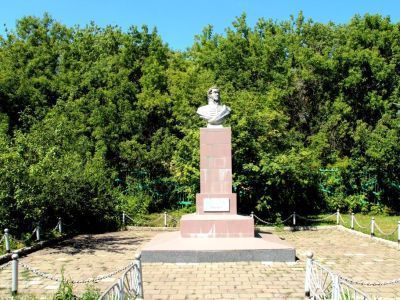 Памятник-бюст Д.В.Давыдову – Герою Отечественной войны 1812 г.