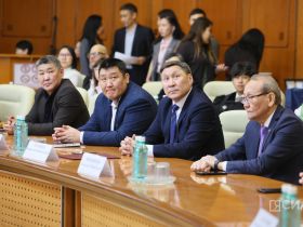 В Якутске отметили 75-летие легендарного борца Александра Иванова