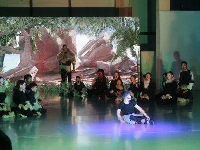 Волонтеры АЭБ приняли участие в инклюзивном спектакле