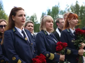 Айсен Николаев почтил память шахтёров в Нерюнгри