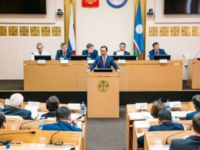 Айсен Николаев выступит с отчетом в Ил Тумэне