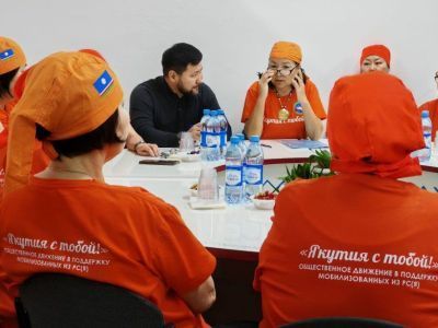 Мэр Якутска провел встречу с общественницами из движения в поддержку мобилизованных