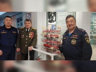 В Якутске открылась выставка, посвященная ветерану пожарной охраны Якутии Георгию Атласову