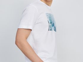 Свободная футболка с принтом