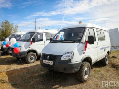 Передвижные лаборатории передали ветеринарным службам Якутии