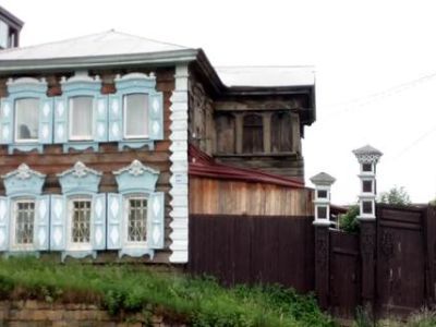 Особняк Комарова (два дома с воротами)