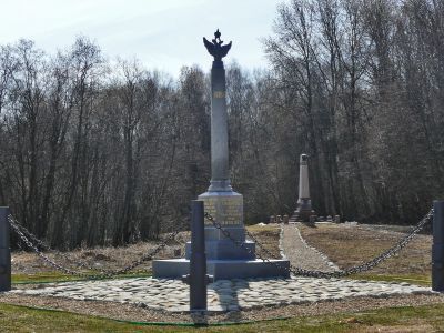 Обелиск 1 батарее гвардейской конно-артиллерийской бригады