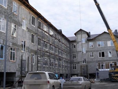 Евгений Григорьев проверил ход строительства социальных объектов в Якутске