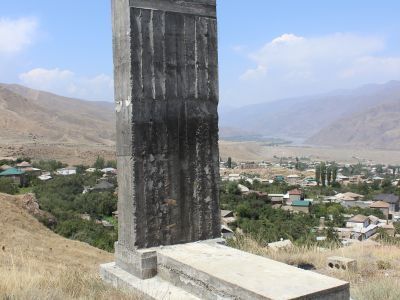 Стела надгробная (антропоморфной формы)