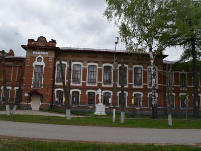 Здание реального училища