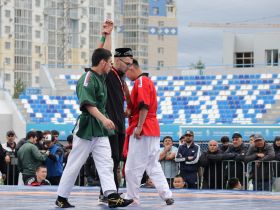 Стали известны победители соревнований по мас-рестлингу и борьбе корэш на Сабантуе