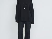 Объёмный джемпер с воротником-стойкой, Черный