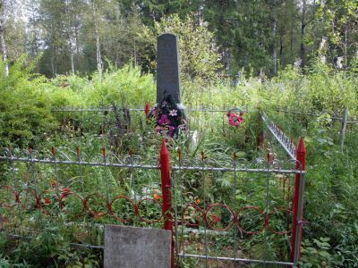 Братское захоронение советских воинов, погибших в 1941-1944 гг.