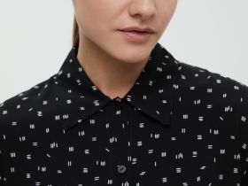 Блузка с коротким рукавом и отложным воротником