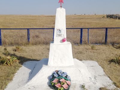 Братская могила советских воинов, погибших в период Сталинградской битвы и участников гражданской войны