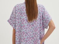 Блузка с коротким рукавом и отложным воротником