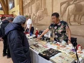 В Якутске открылась ярмарка любителей старины «Ленские клады»