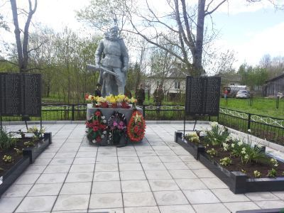 Братская могила воинов Советской Армии, погибших в 1944 г.