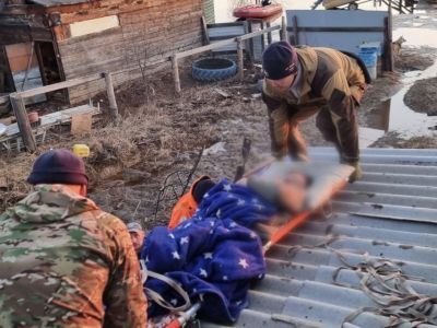 Врачи из Якутска спасли пострадавшую из-за паводка жительницу Намского района