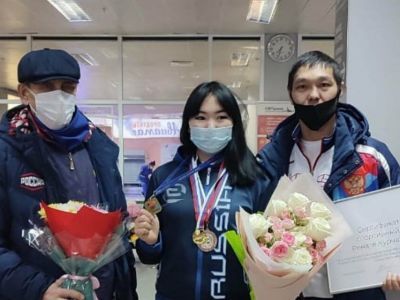 Лучница Рената Курчатова вернулась в Якутск