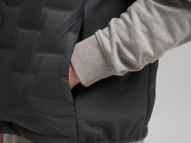 Стеганый пуховый жилет