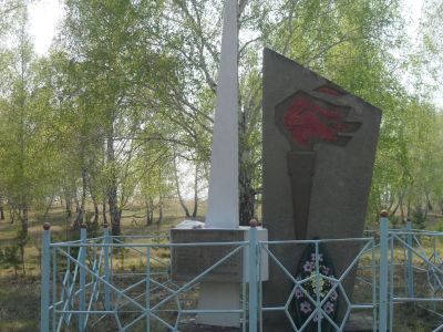 Братская могила погибших партизан