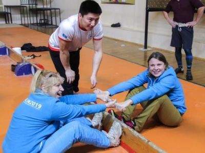 Двукратная олимпийская чемпионка Анна Богалий познакомилась с мас-рестлингом