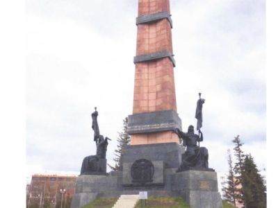Монумент "Дружба", сооруженный в честь 400-летия добровольного присоединения Башкирии к России