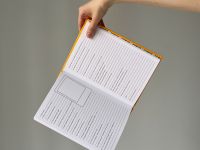 Блокнот "30 вопросов для друзей" твердая обложка, желтый