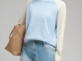 Свободный джемпер с рукавами-реглан