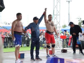 Сенсационные схватки по мас-рестлингу прошли на Играх Манчаары