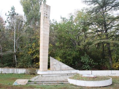 Памятный знак в честь воинов-односельчан, погибших в годы Великой Отечественной войны