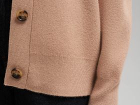 Кардиган свободного кроя с v-вырезом