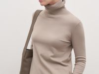 Базовая женская водолазка с высокой горловиной