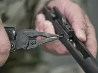 Мультитул Leatherman MUT Black, сталь 420НС, 16 инструментов с зеленым чехлом