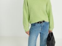 Джемпер свободного силуэта с объемными рукавами