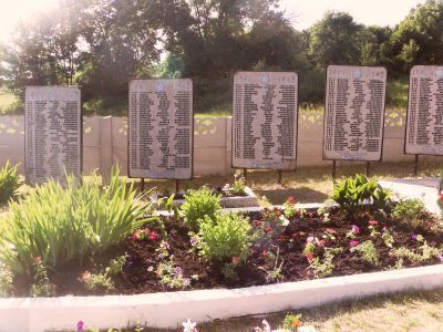 Братская могила воинов, погибших в 1943 г.