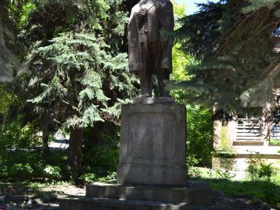 Памятник В.И. Ленину