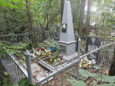 Могила Корышева Петра Михайловича (1903-1948), Героя Советского Союза